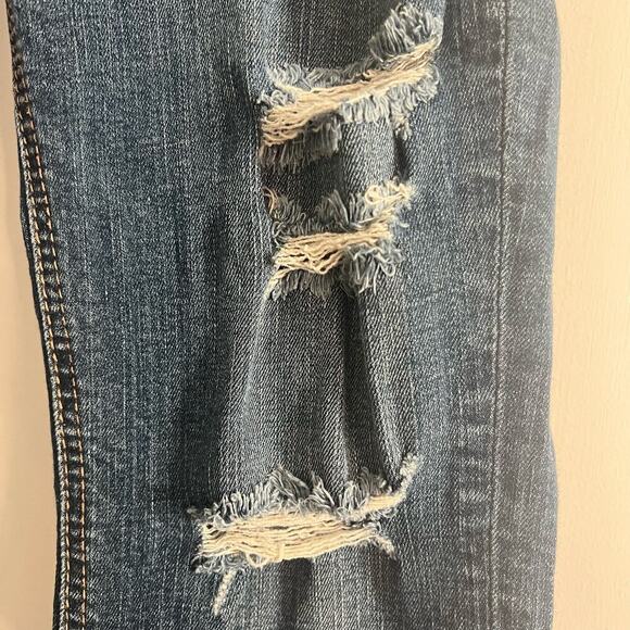 Silver Jeans Co. Woman’s Suki Skinny Low Rise Dark Wash Distressed Jeans-Size 28 - Picture 6 of 9